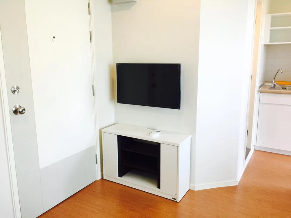 For rent: Lumpini Park Rattanathibet-Ngamwongwan, 9th floor, fully furnished, very livable. Book now!