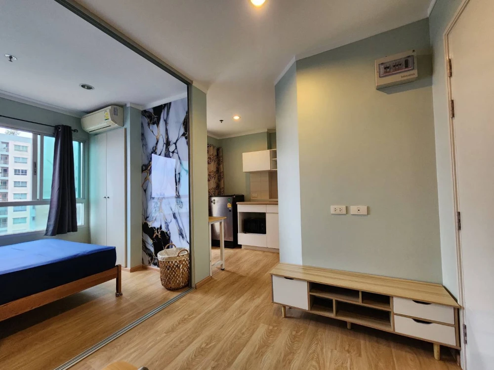 For rent: Lumpini Park Rattanathibet-Ngamwongwan. Comfortable room, affordable price, fully furnished. Book now!