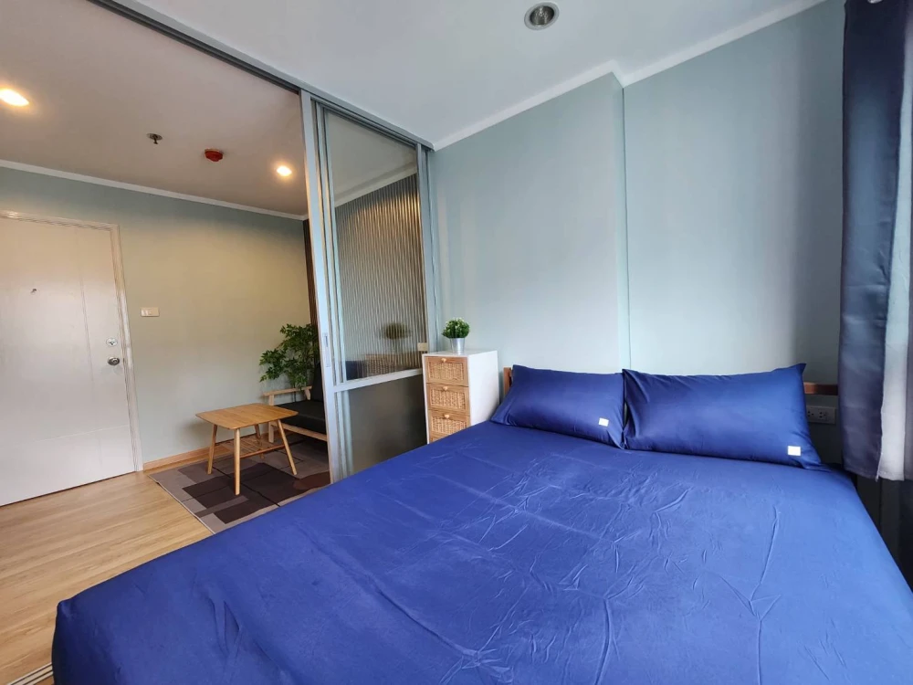 For rent: Lumpini Park Rattanathibet-Ngamwongwan. Comfortable room, affordable price, fully furnished. Book now!