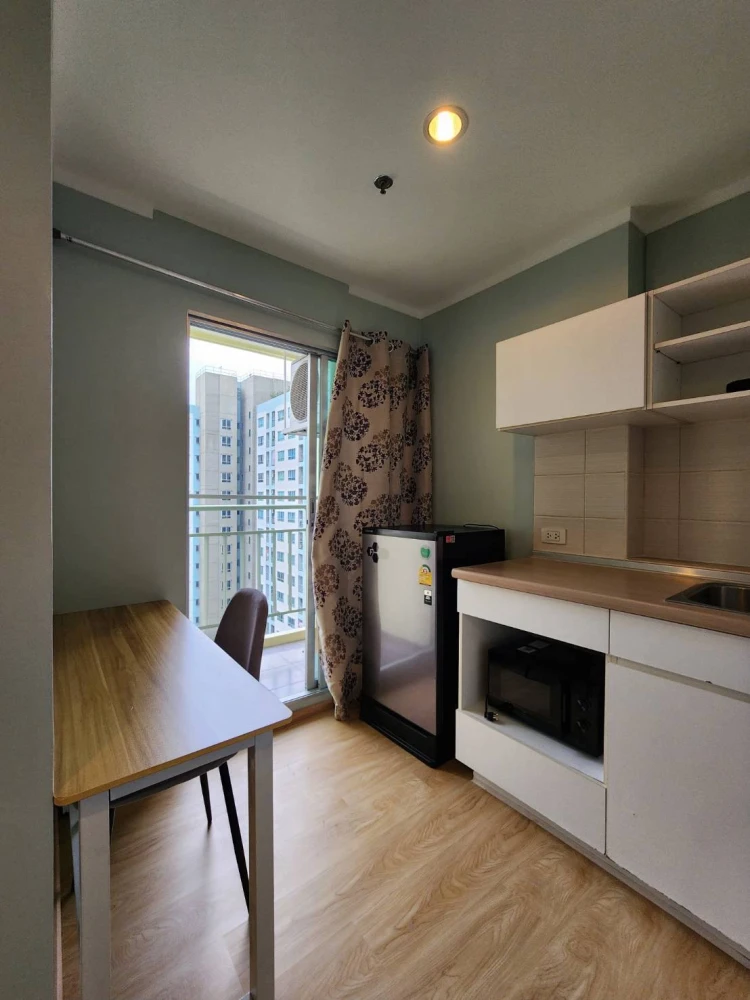 For rent: Lumpini Park Rattanathibet-Ngamwongwan. Comfortable room, affordable price, fully furnished. Book now!