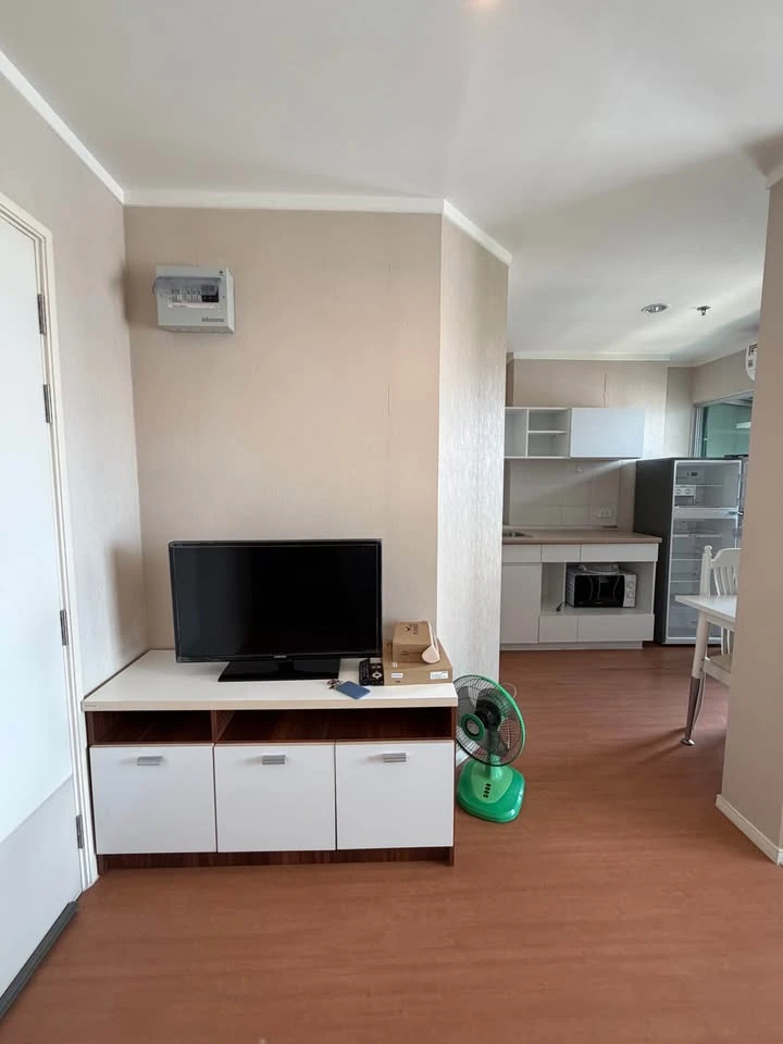For rent: Lumpini Park Rattanathibet-Ngamwongwan, fully furnished apartment, ready to move in, affordable price. Book now!