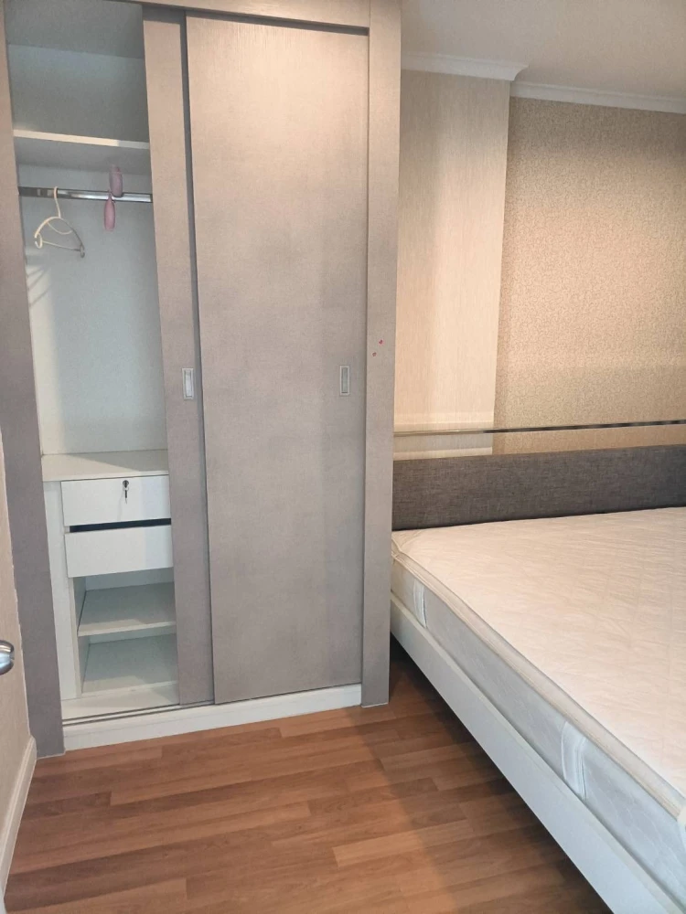 For rent: Lumpini Park Riverside - Rama 3, 1 bedroom, 32nd floor, fully furnished, beautiful unblocked view. Book now!