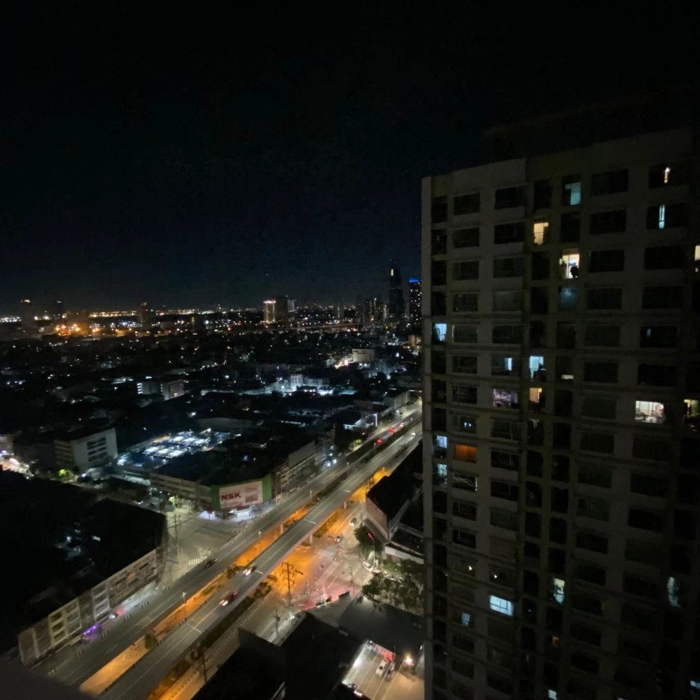 For rent: Lumpini Park Riverside - Rama 3, 33rd floor, great location, beautiful city view. Book now!