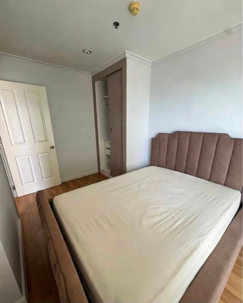 For rent: Lumpini Park Riverside - Rama 3. A lovely room in a great location with beautiful views and complete amenities. Book now!