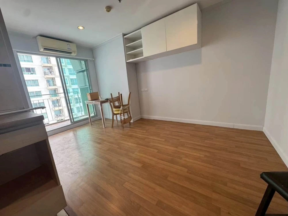 For rent: Lumpini Park Riverside - Rama 3. A lovely room in a great location with beautiful views and complete amenities. Book now!