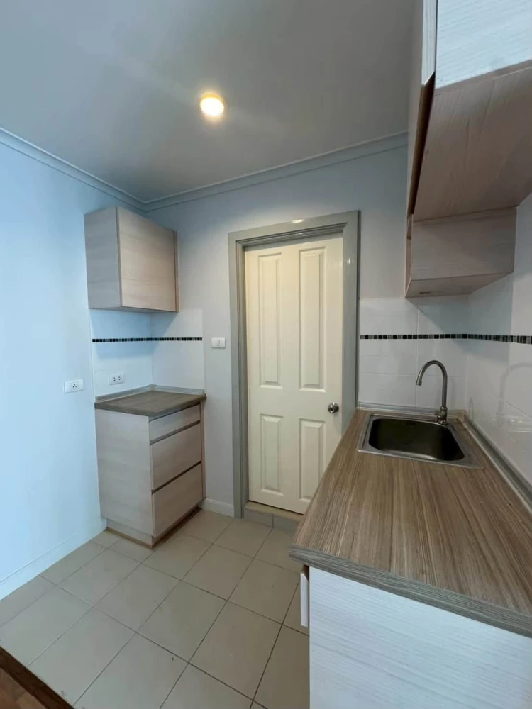 For rent: Lumpini Park Riverside - Rama 3. A lovely room in a great location with beautiful views and complete amenities. Book now!