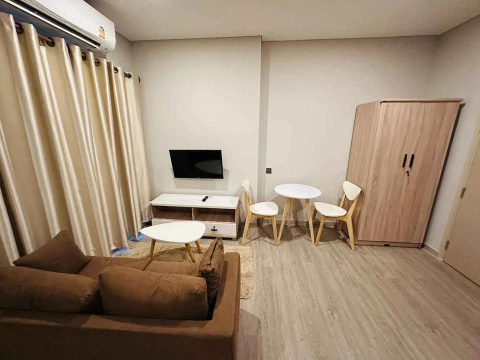 For rent: Lumpini Park Phahon 32, 17th floor, beautiful room in a minimalist style, beautiful city view, fully decorated with functions, must arrange.