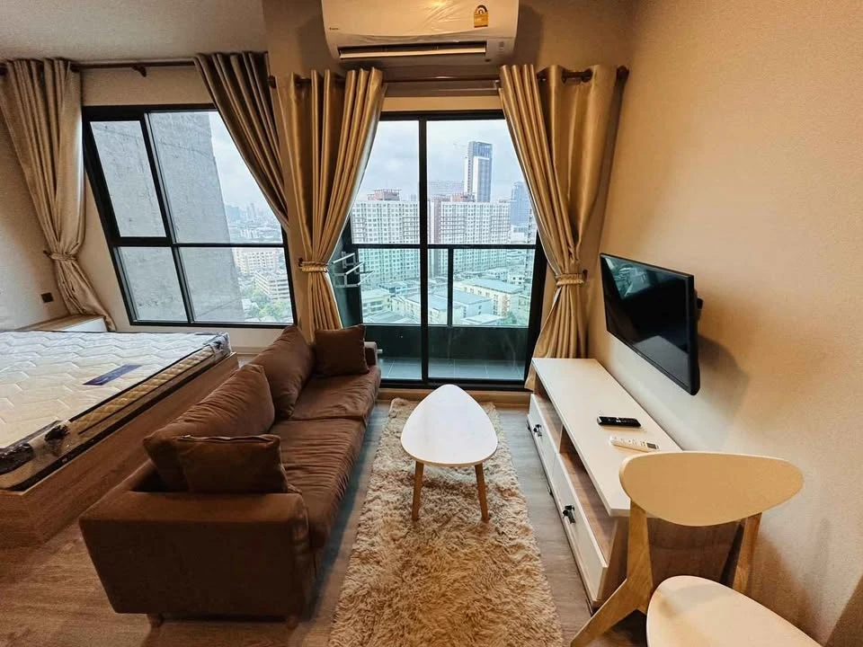 For rent: Lumpini Park Phahon 32, 17th floor, beautiful room in a minimalist style, beautiful city view, fully decorated with functions, must arrange.