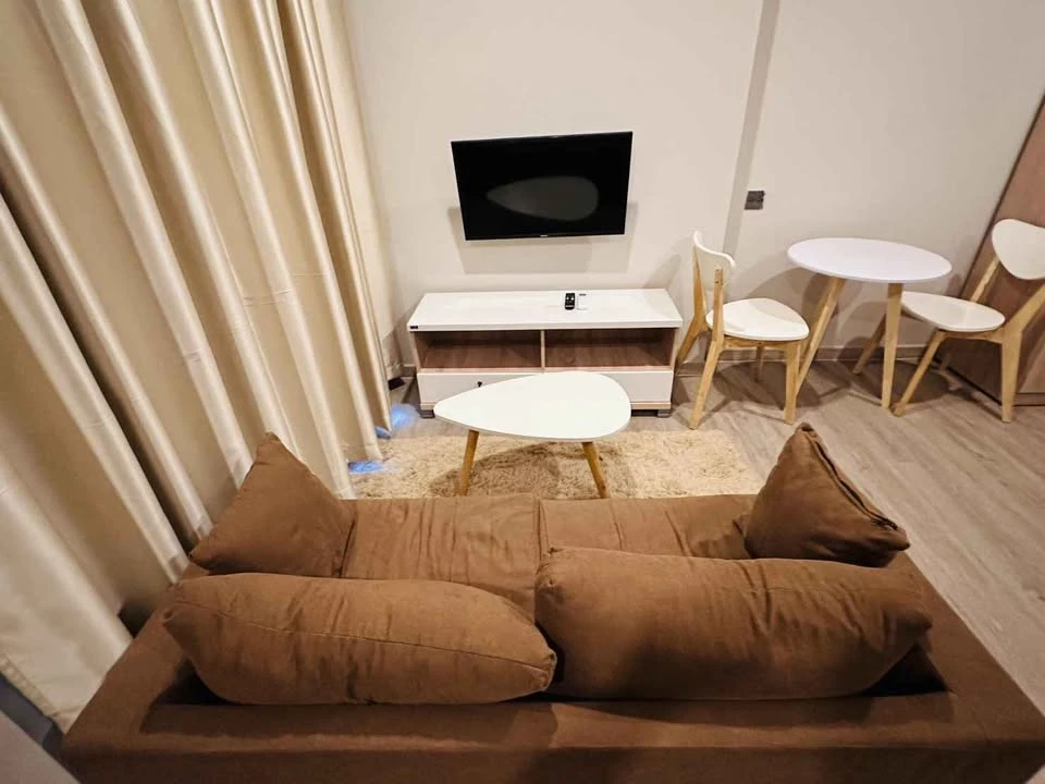For rent: Lumpini Park Phahon 32, 17th floor, beautiful room in a minimalist style, beautiful city view, fully decorated with functions, must arrange.