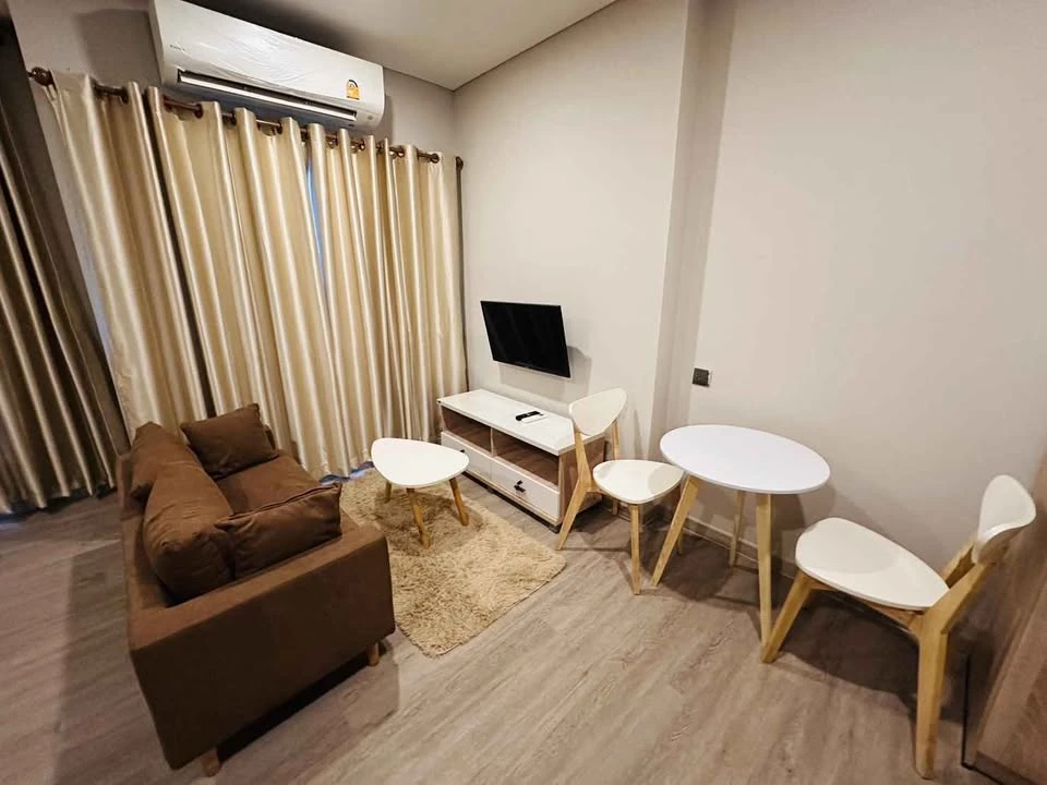 For rent: Lumpini Park Phahon 32, 17th floor, beautiful room in a minimalist style, beautiful city view, fully decorated with functions, must arrange.