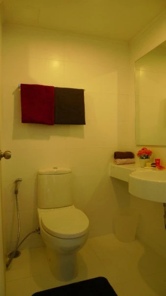 For rent Lumpini Parkbeach Jomtien 1 bedroom 1 bathroom, location with sea view, comes with full furniture. Good like this, what are you waiting for?