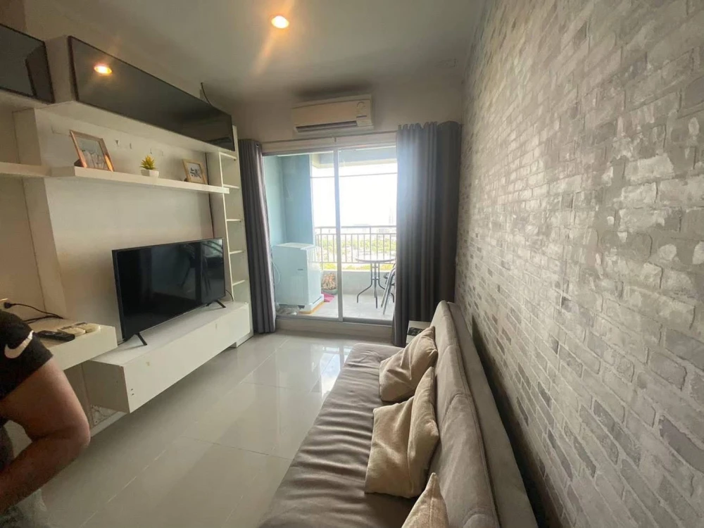 For rent Lumpini Parkbeach Jomtien 19th floor, spacious room, comfortable, comes with complete decoration, book now.