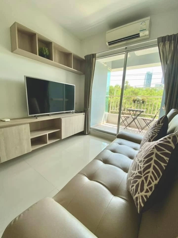 For rent Lumpini Parkbeach Jomtien 2nd floor, fully furnished room, ready to move in, reserve now, urgently.