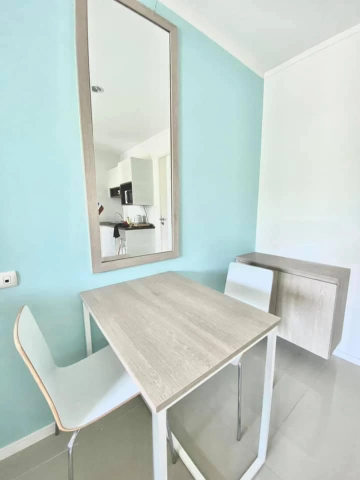 For rent Lumpini Parkbeach Jomtien 2nd floor, fully furnished room, ready to move in, reserve now, urgently.