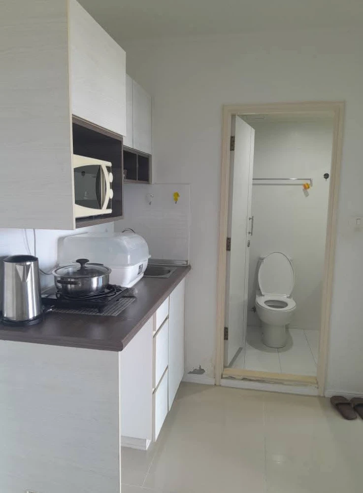 For rent: Lumpini Parkbeach Jomtien, sea and pool view, 12th floor, fully furnished, complete with appliances, great common areas.