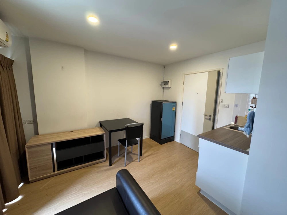 For rent: Lumpini Place Bangna Km.3, 7th floor, fully furnished, very livable. Book now, don't wait!