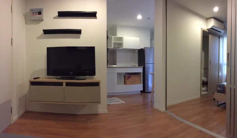 For rent Lumpini Place Borom Ratchachonni–Pinklao 1 bedroom 1 bathroom, fully furnished, at a great price, don't miss it.