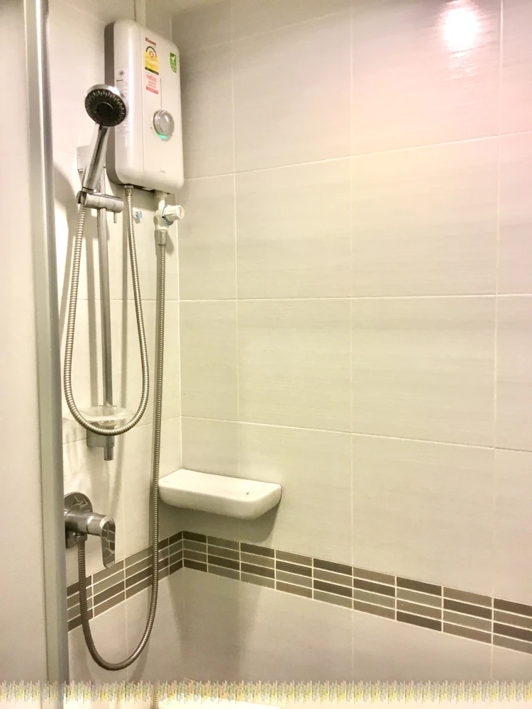 For rent: Lumpini Place Borom Ratchachonni–Pinklao, 21st floor, fully furnished unit. Book now!