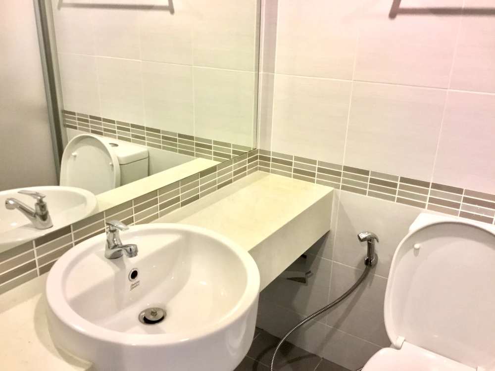 For rent: Lumpini Place Borom Ratchachonni–Pinklao, 21st floor, fully furnished unit. Book now!