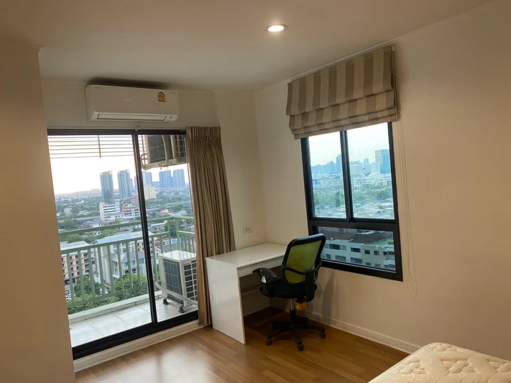 For rent: Lumpini Place Phahol-Sapankhwai, 15th floor, fully furnished, ready to move in, reserve now.