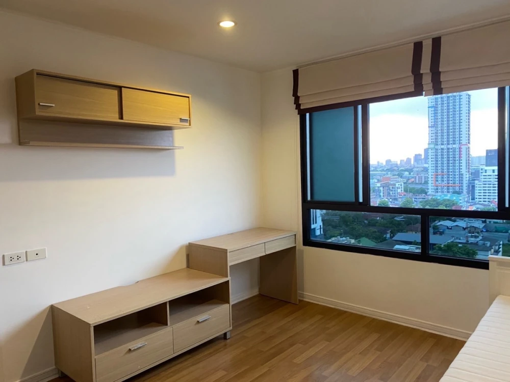 For rent: Lumpini Place Phahol-Sapankhwai, 15th floor, fully furnished, ready to move in, reserve now.