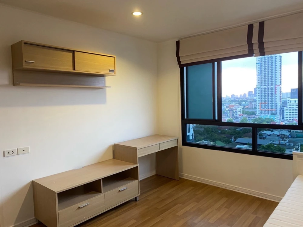 For rent: Lumpini Place Phahol-Sapankhwai, 15th floor, fully furnished, ready to move in, reserve now.