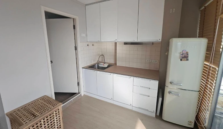 For rent: Lumpini Place Pinklao, 16th floor, high floor, fully furnished. Book now, don't wait!