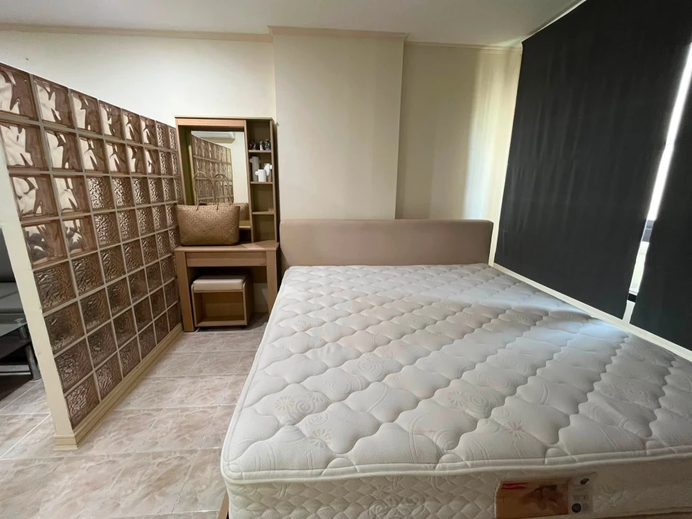 For rent: Lumpini Place Rama 3 - Riverview, 17th floor, fully furnished, very livable. Book now!