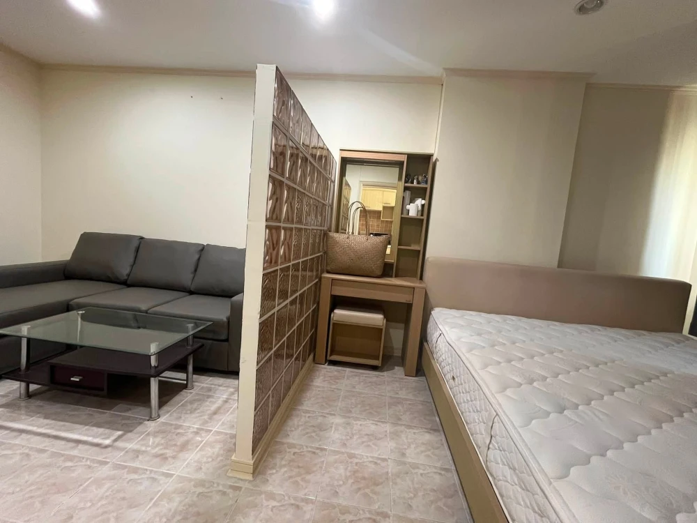 For rent: Lumpini Place Rama 3 - Riverview, 17th floor, fully furnished, very livable. Book now!