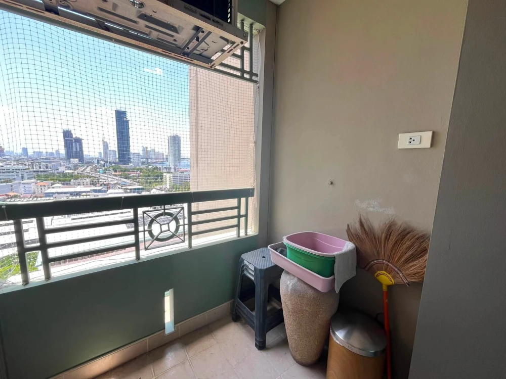 For rent: Lumpini Place Rama 3 - Riverview, 17th floor, fully furnished, very livable. Book now!