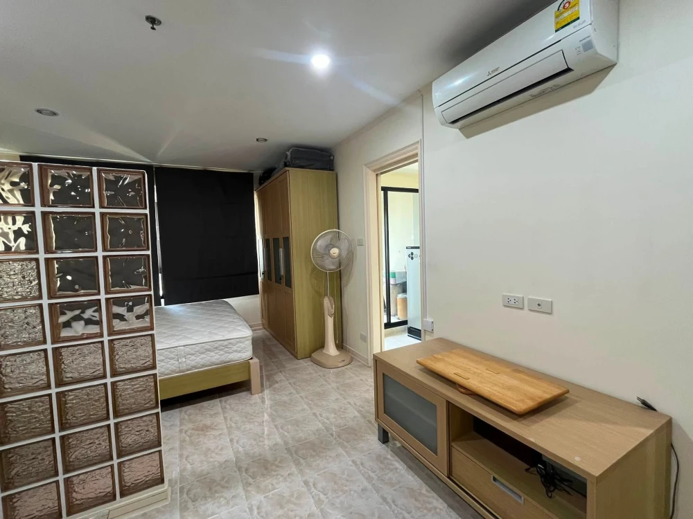 For rent: Lumpini Place Rama 3 - Riverview, 17th floor, fully furnished, very livable. Book now!