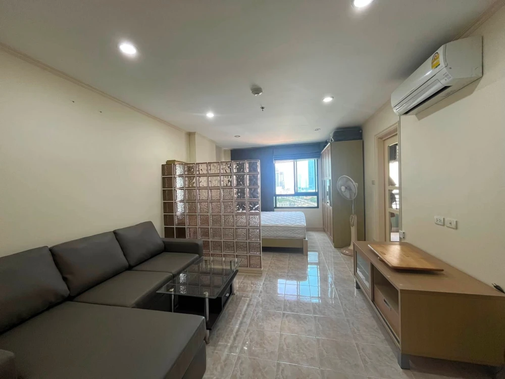 For rent: Lumpini Place Rama 3 - Riverview, 17th floor, fully furnished, very livable. Book now!