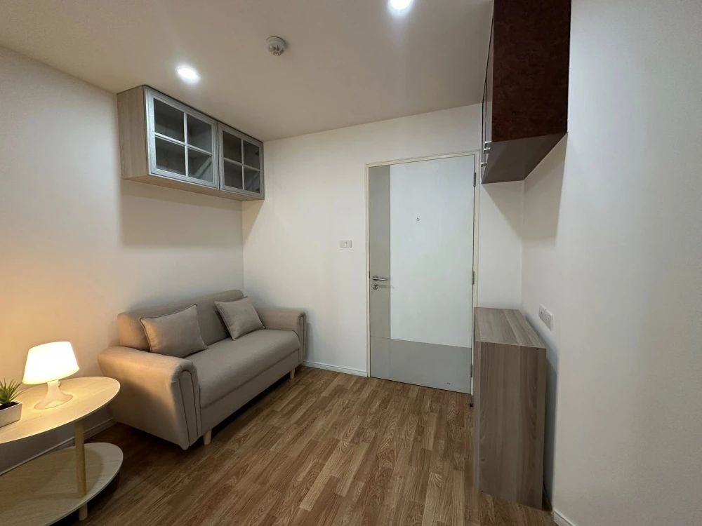 For rent Lumpini Place Rama 4-Ratchada 1 bedroom 1 bathroom, good location, fully furnished, hurry and book now.
