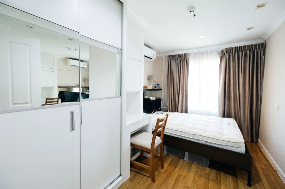 For rent: Lumpini Place Rama 9–Ratchada, 27th floor, nice room, fully furnished, reserve now, hurry!