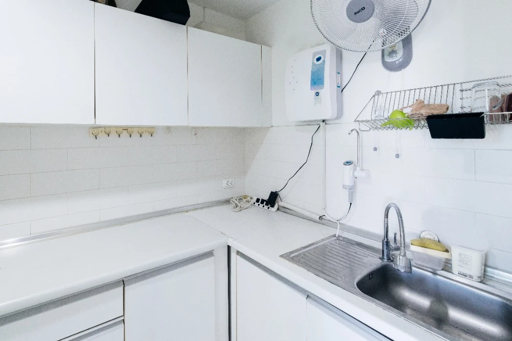 For rent: Lumpini Place Rama 9–Ratchada, 27th floor, nice room, fully furnished, reserve now, hurry!