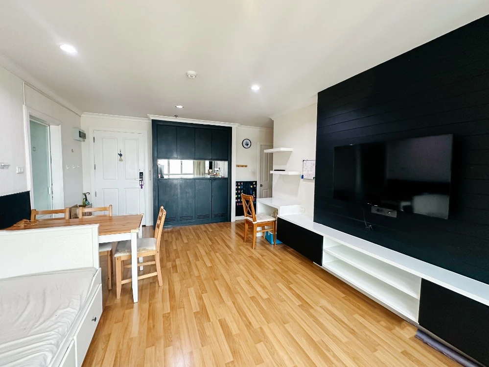 For rent: Lumpini Place Rama 9–Ratchada, 27th floor, nice room, fully furnished, reserve now, hurry!