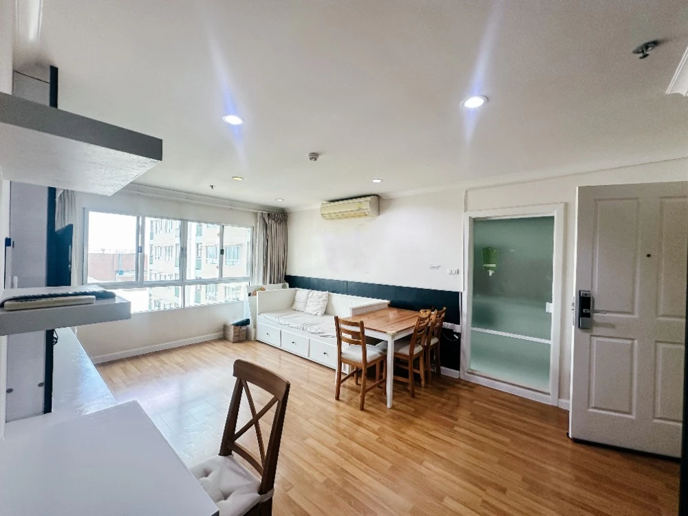 For rent: Lumpini Place Rama 9–Ratchada, 27th floor, nice room, fully furnished, reserve now, hurry!