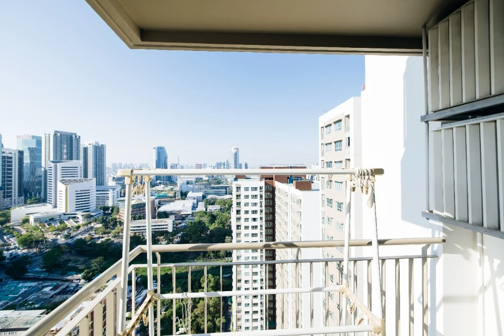 For rent: Lumpini Place Rama 9–Ratchada, 27th floor, nice room, fully furnished, reserve now, hurry!