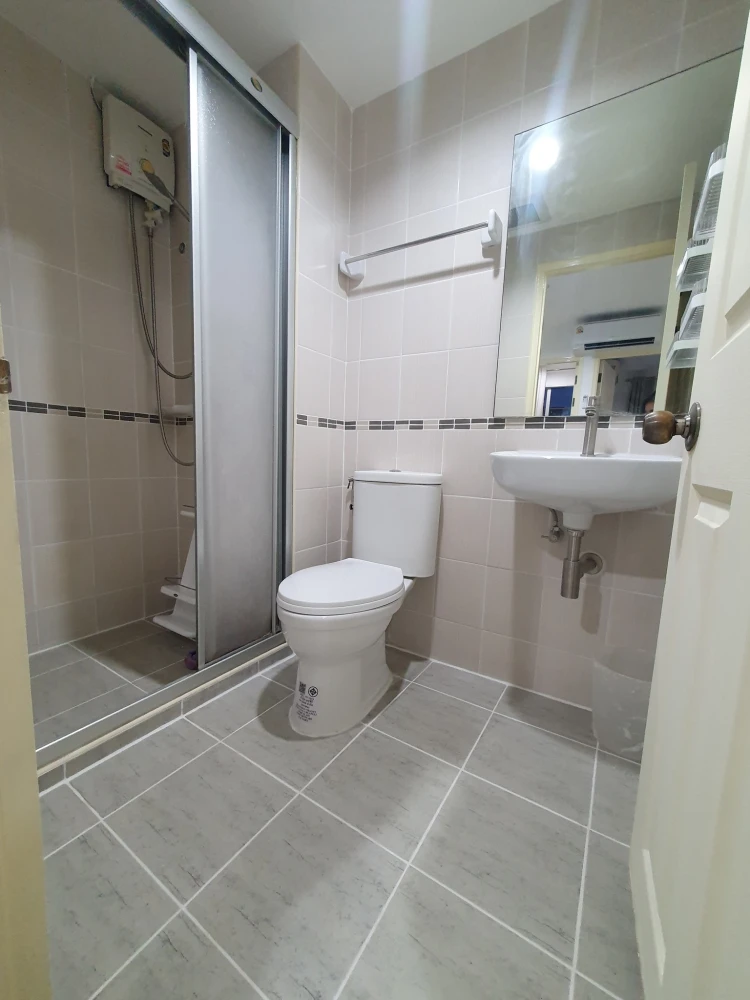 For rent: Lumpini Place Ramindra-Laksi, spacious room, comfortable living, book now, affordable price.