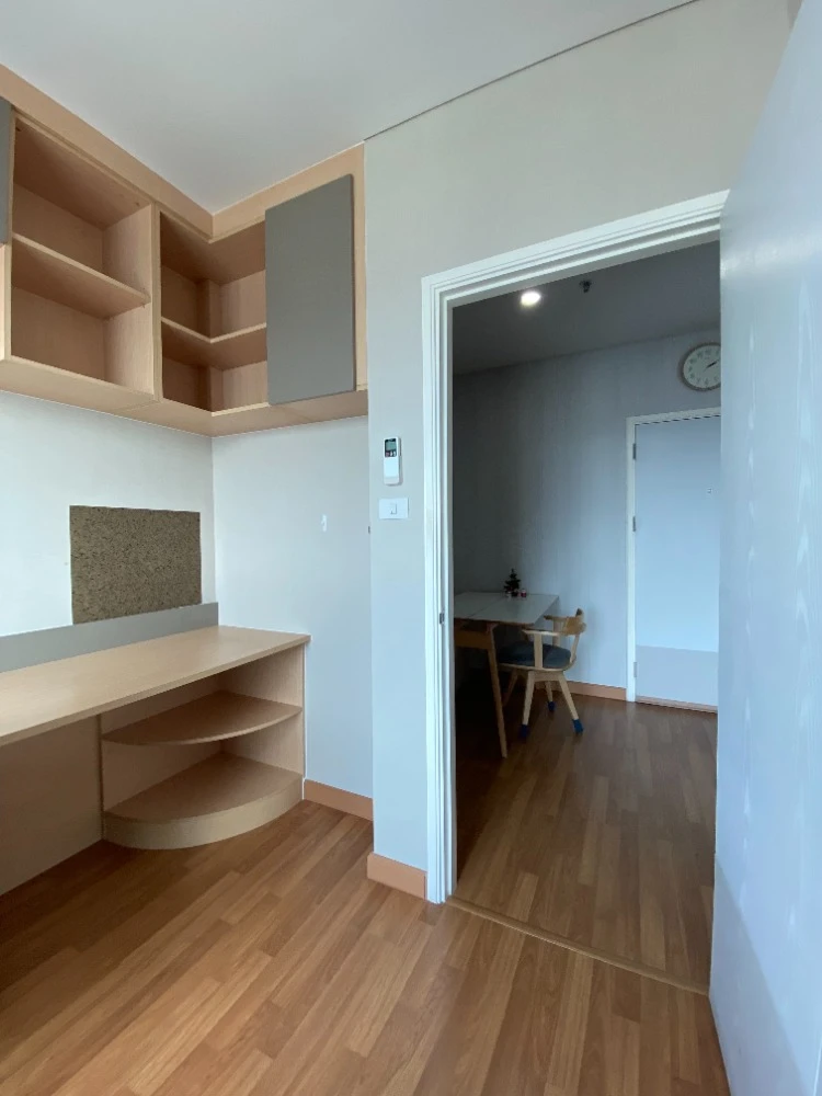 For rent: Lumpini Place Ratchada-Sathu, 22nd floor, fully furnished, very livable. Book now! (Quickly!)