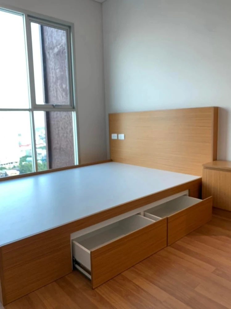 For rent: Lumpini Place Ratchada-Sathu, 28th floor, fully furnished, nice to live in, reserve now, urgently.