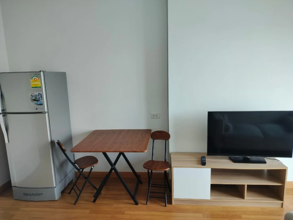 For rent: Lumpini Place Ratchada-Sathu, ready to move in, 26th floor, city view, great price, you definitely can't miss it.