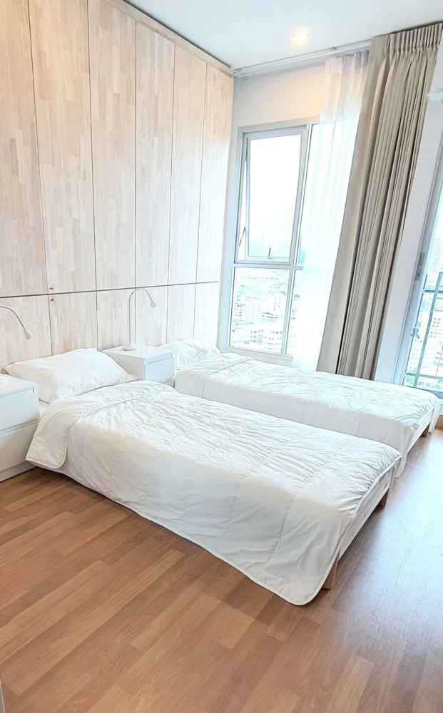 Studio apartment for rent at Lumpini Place Ratchada-Sathu. Fully furnished. Just bring your bags and move in!