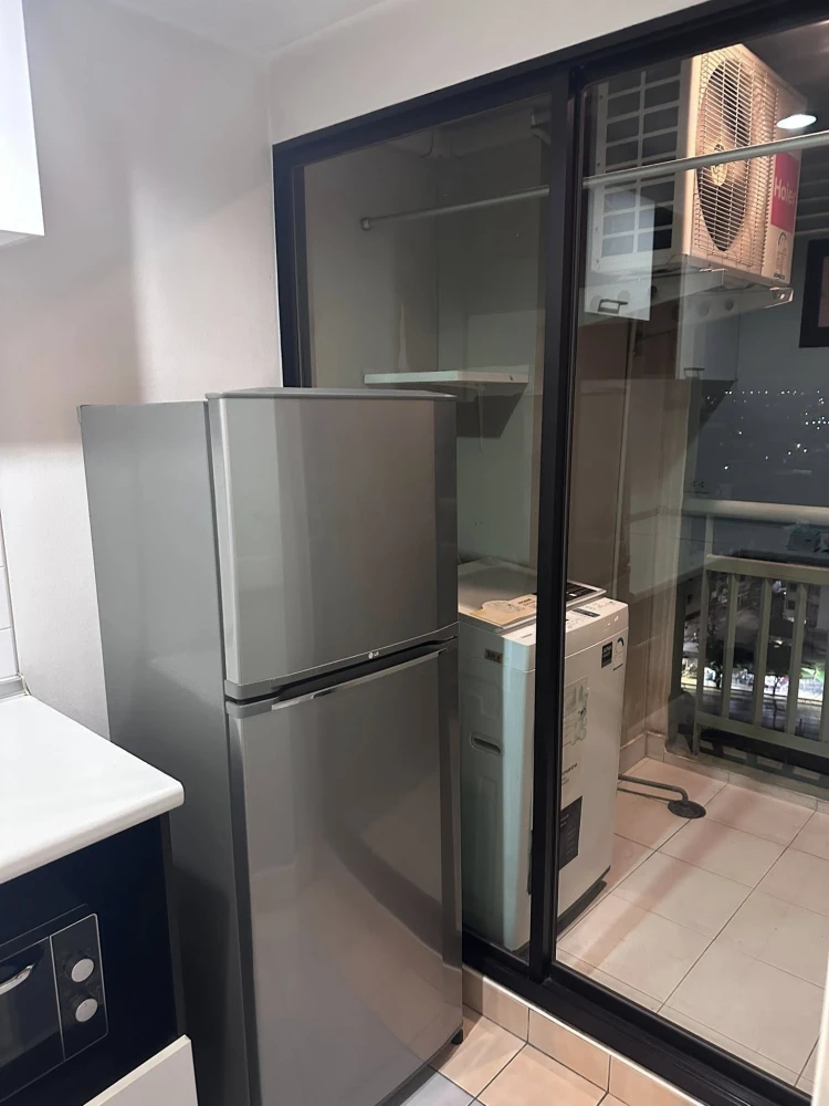 For rent: Lumpini Place Ratchada–Thapra, high floor unit, nice and breezy, fully furnished. Book now!