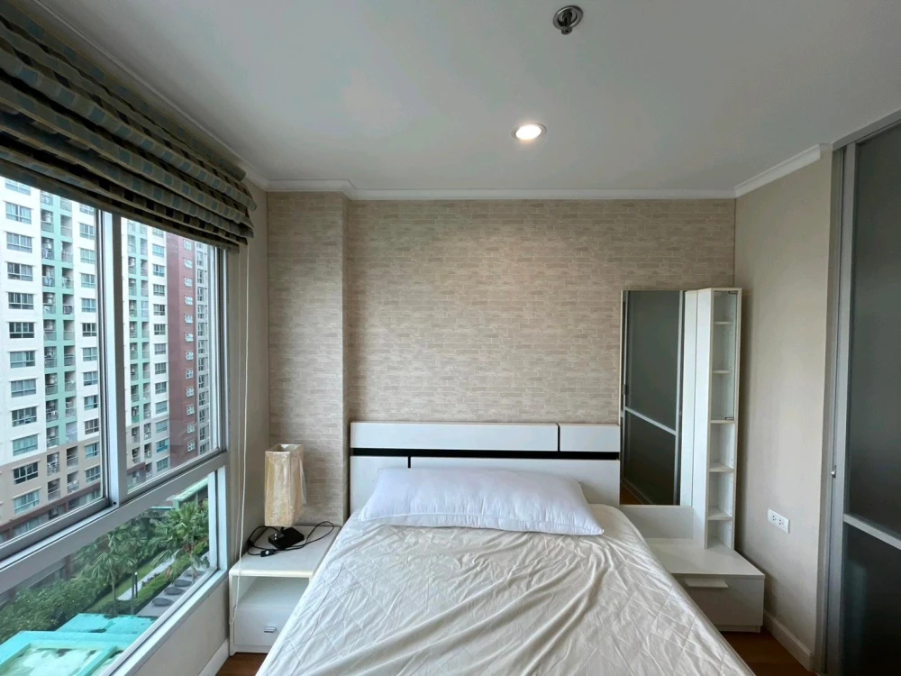 For Rent: Lumpini Place Ratchayothin, 10th floor. Fully furnished. Book now!