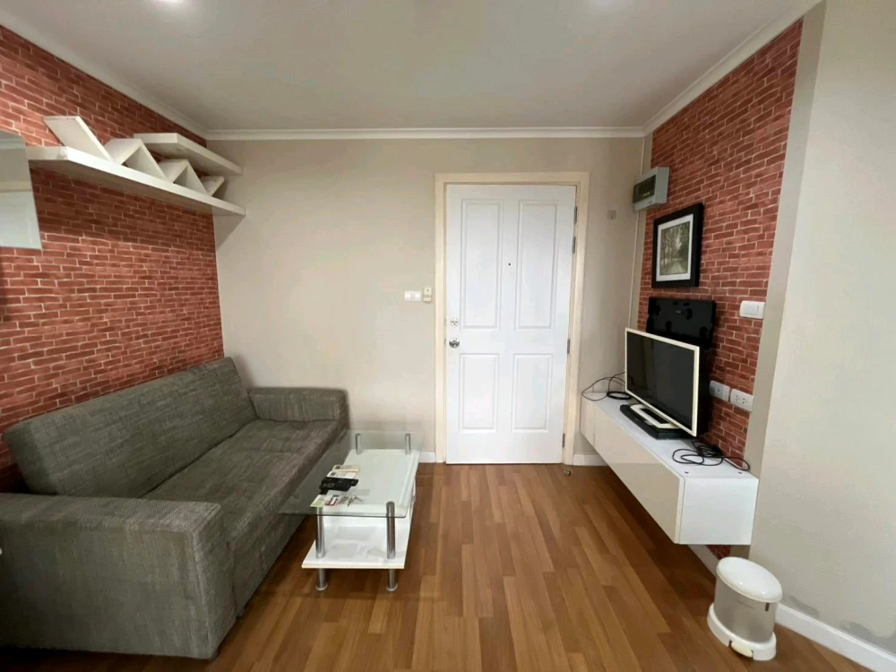 For Rent: Lumpini Place Ratchayothin, 10th floor. Fully furnished. Book now!