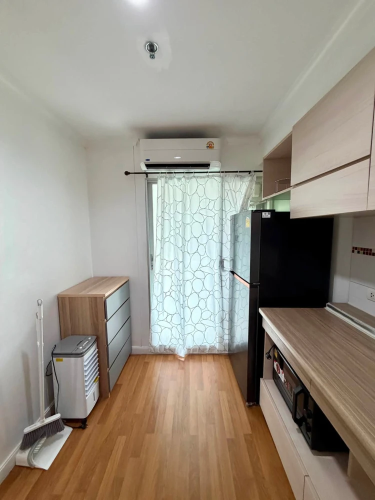 For rent: Lumpini Place Ratchayothin, 16th floor unit, fully furnished. Just bring your suitcase and move in!