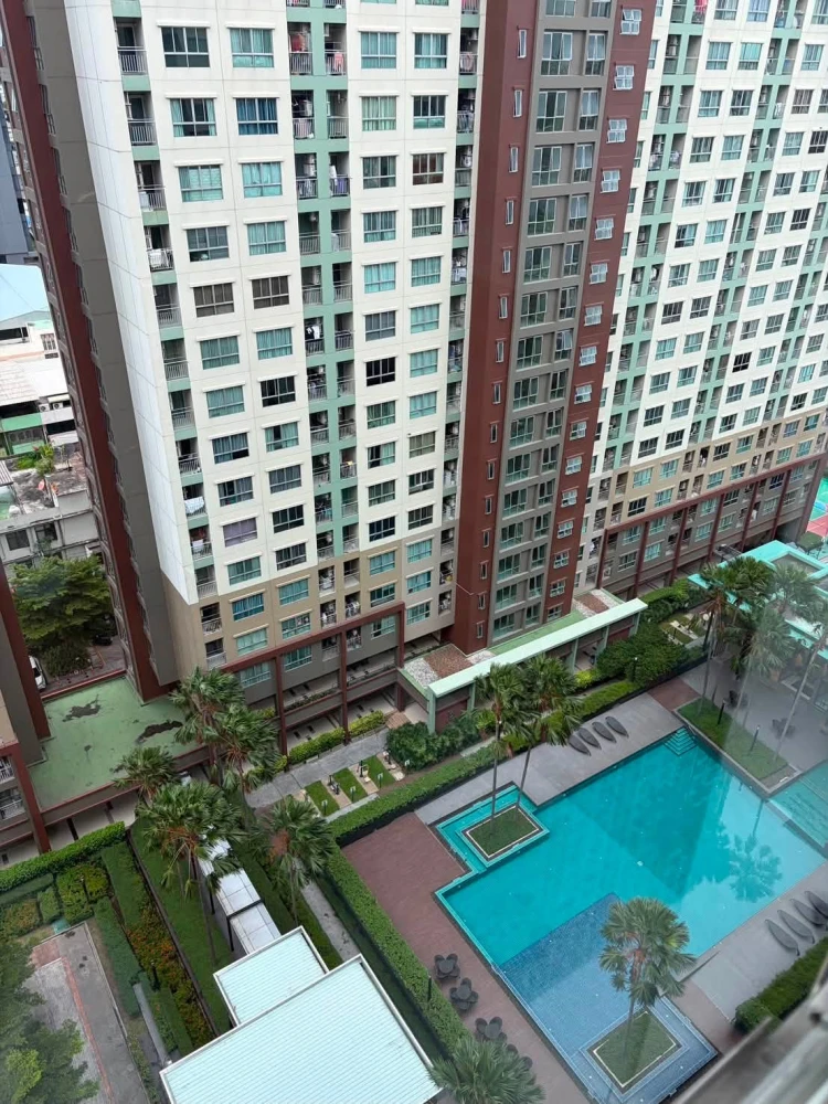 For rent: Lumpini Place Ratchayothin, 16th floor unit, fully furnished. Just bring your suitcase and move in!