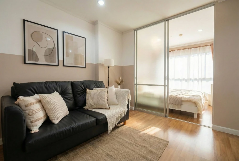 For rent: Lumpini Place Ratchayothin, high floor unit, very livable, fully furnished. Just bring your belongings and move in!