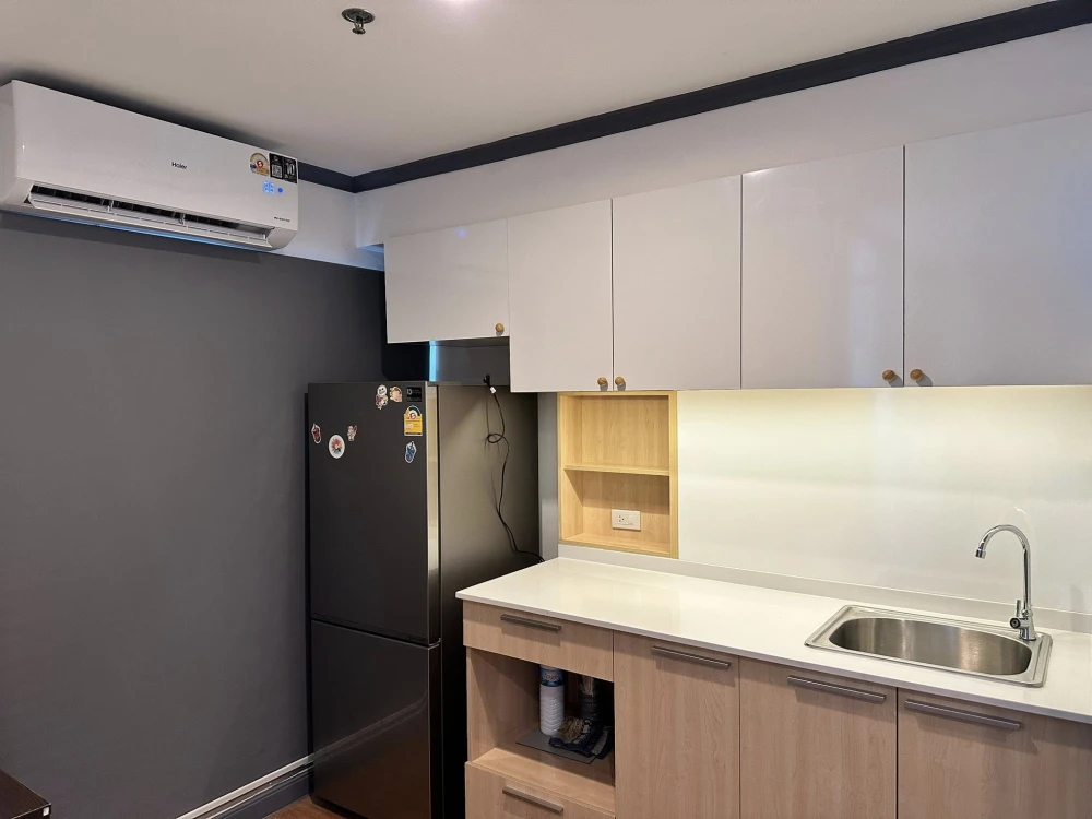 For rent: Lumpini Place Ratchayothin, nice room, good location, fully furnished, don't miss it.